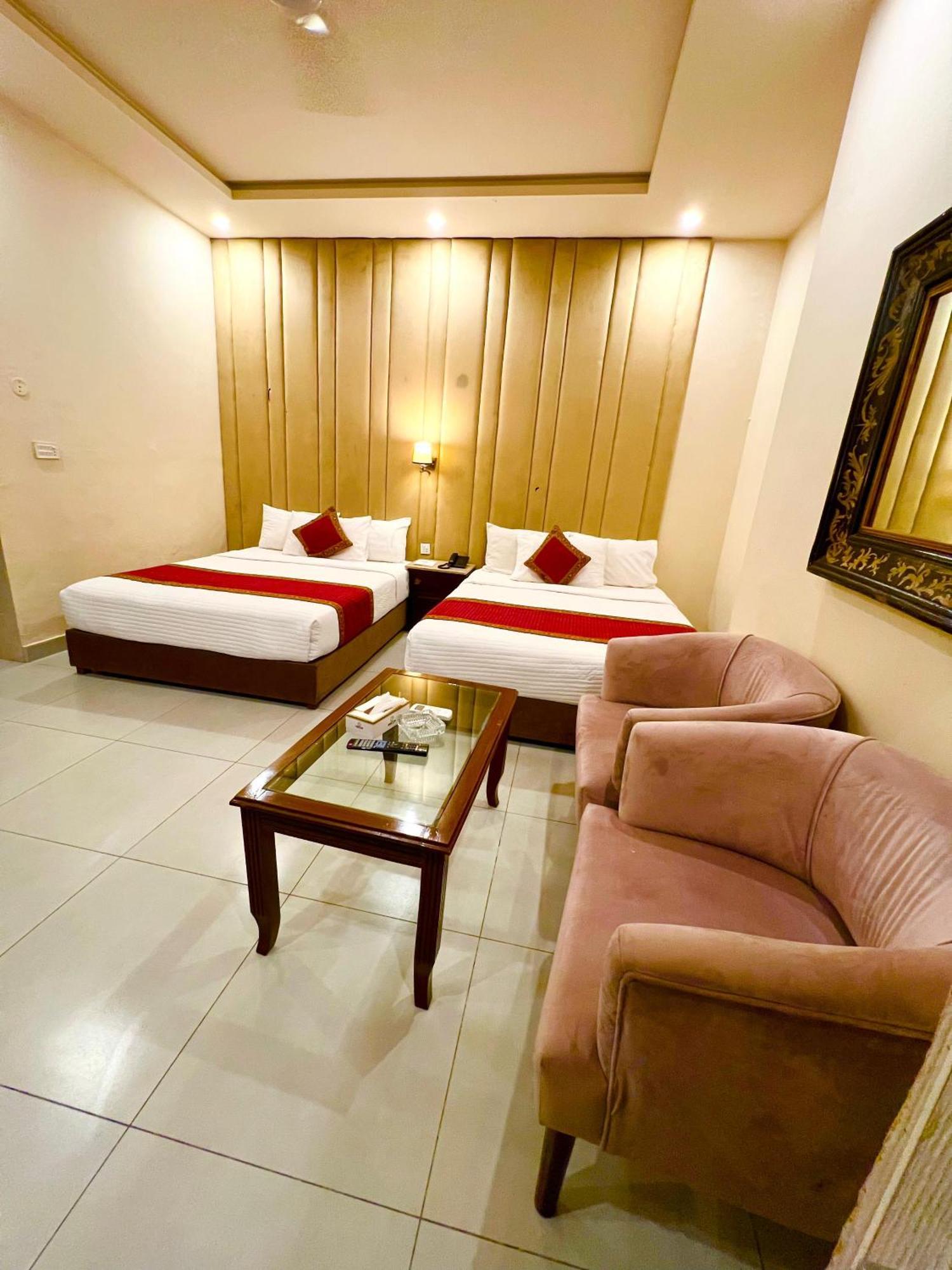 Shelton Guest House Исламабад Екстериор снимка