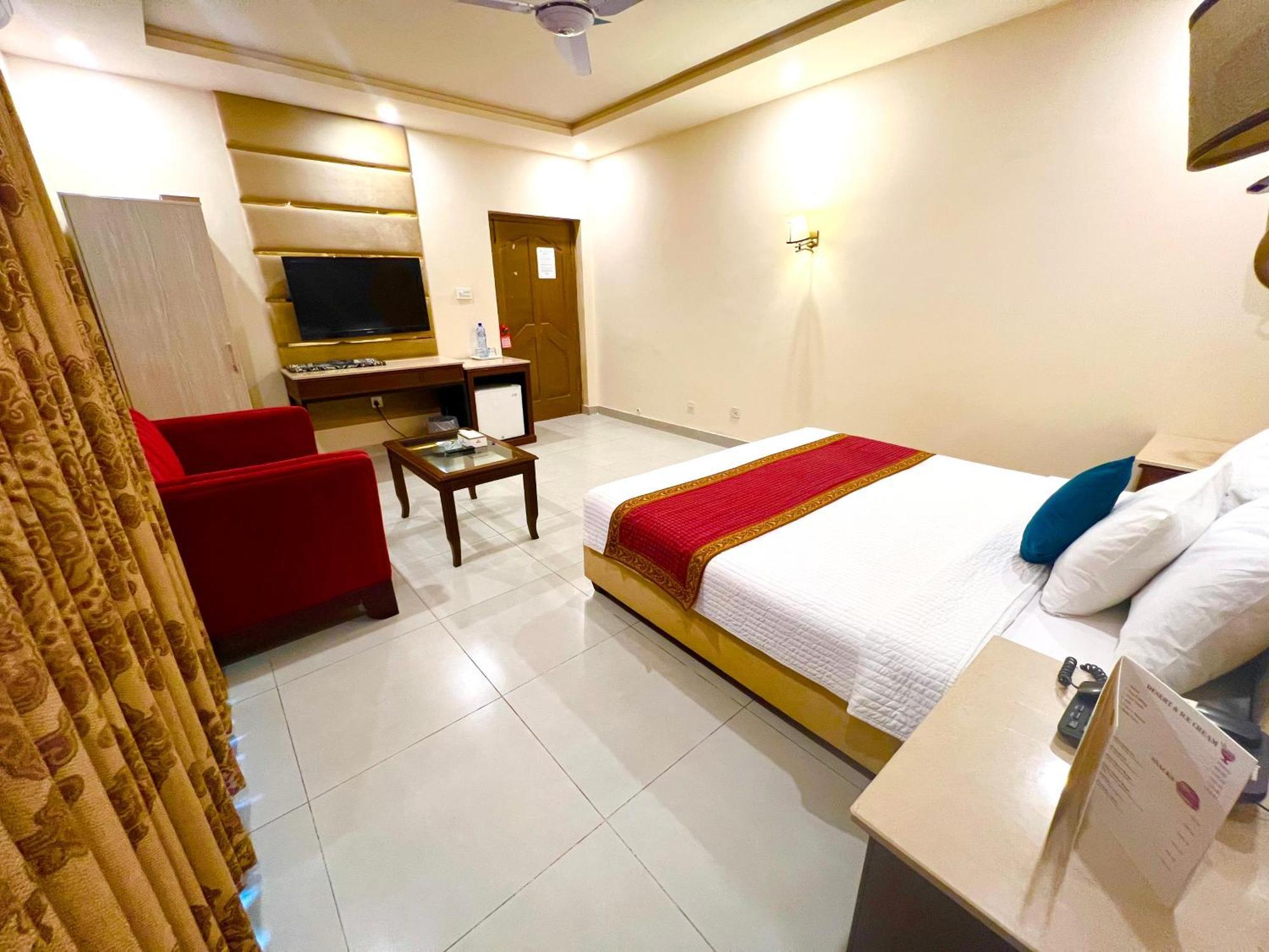 Shelton Guest House Исламабад Екстериор снимка